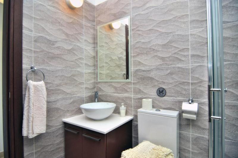 Oniros By Prestige Bookings * Peyia
