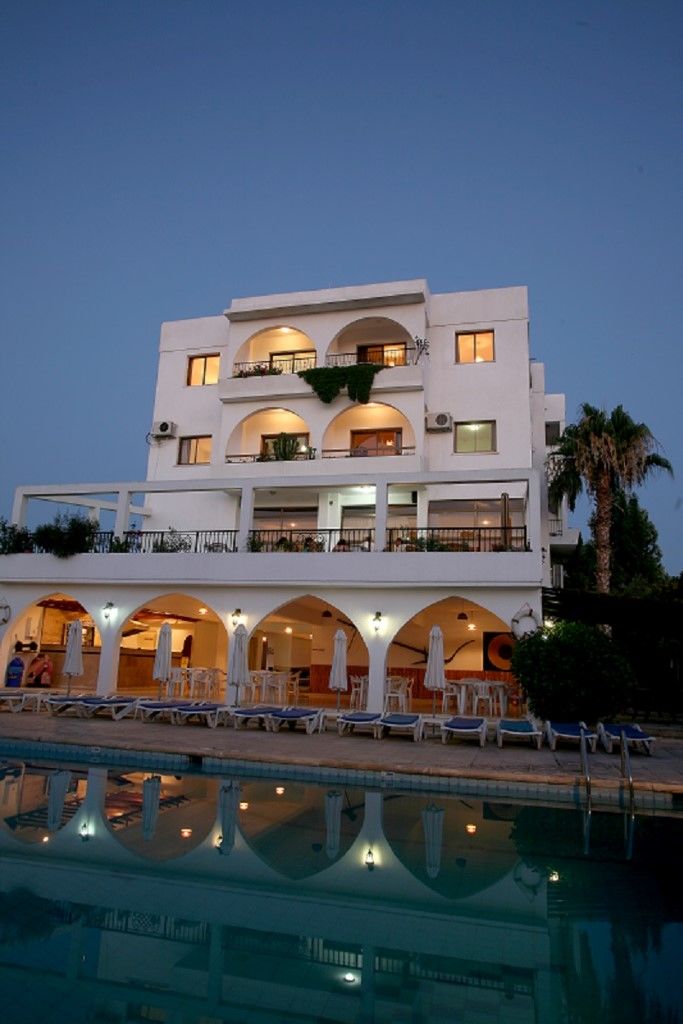 Stephanos 3* Polis