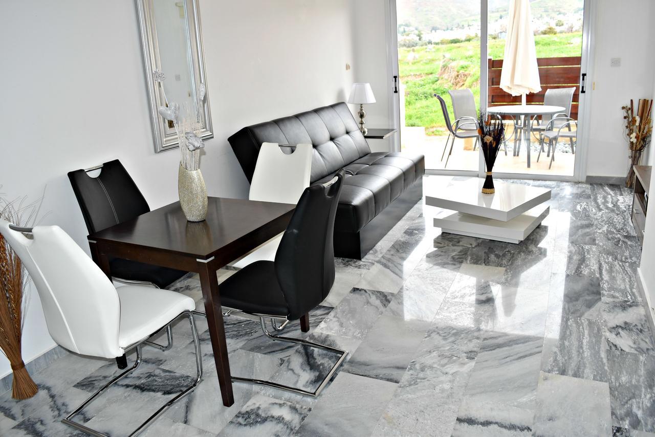 Appartement 1 Bedroom - Private Heated Jacuzzi - Large Communal Pool *