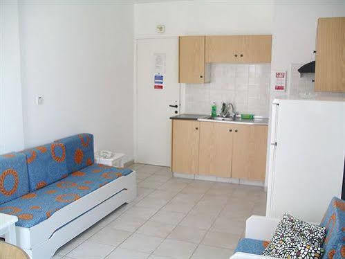 Aparthotel Renos 2*