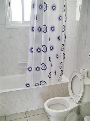 Renos 2* Polis