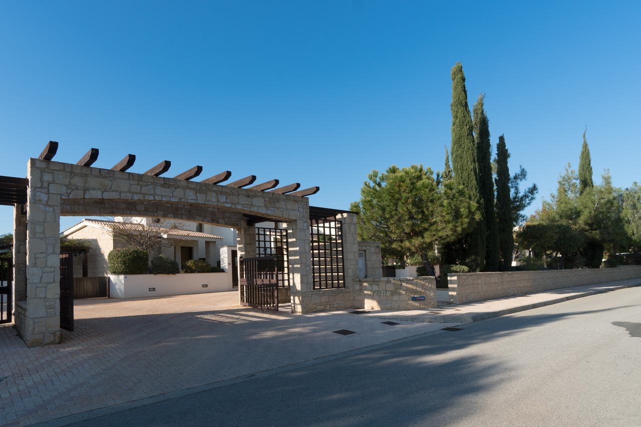2 Bedroom Harubi With Private Pool, Aphrodite Hills * Kouklia