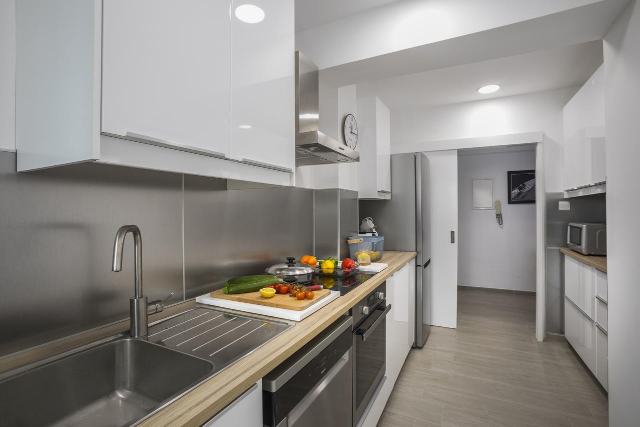 Mackenzie Zoe Seafront Apartment