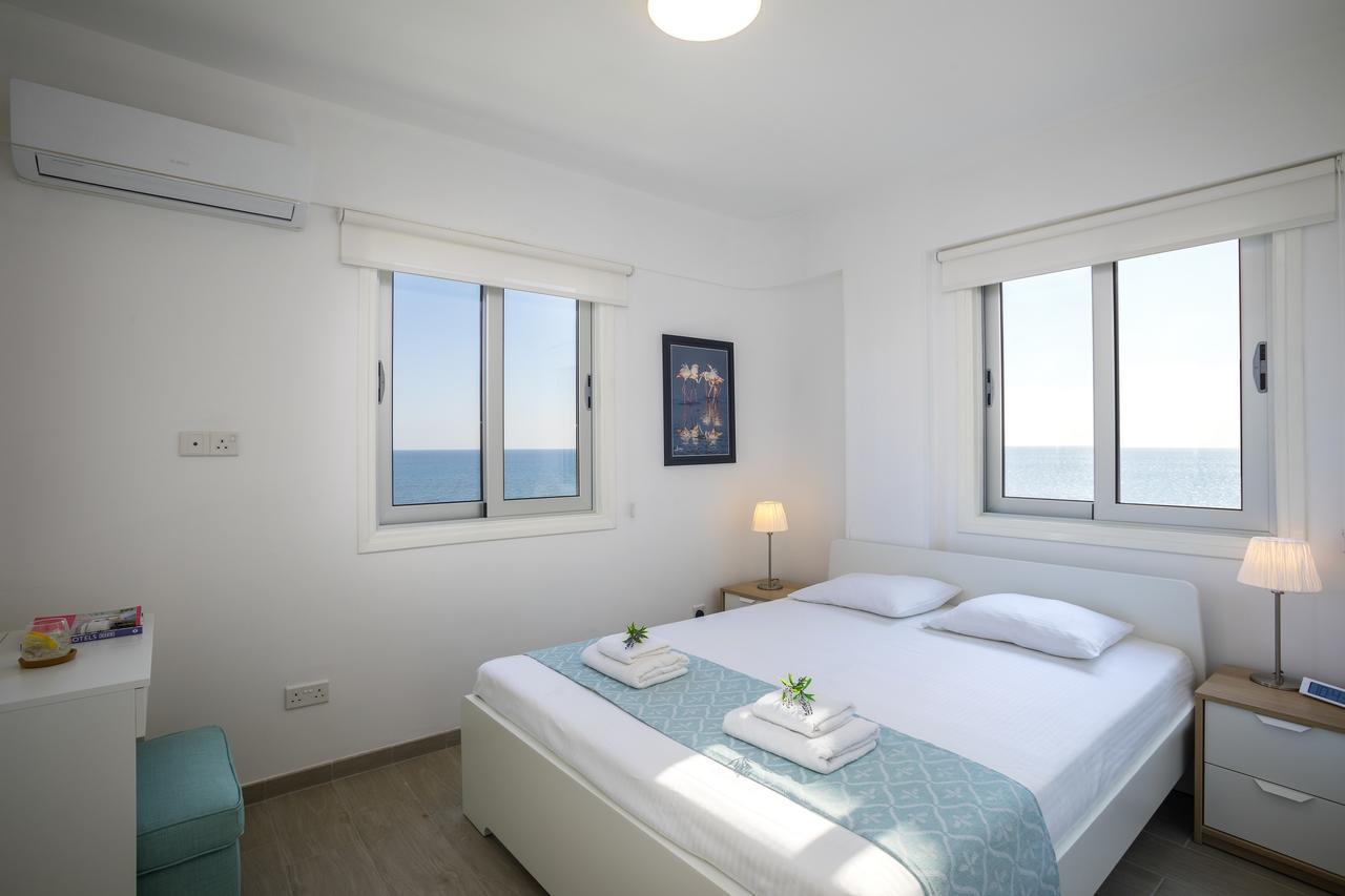 Apartment Mackenzie Zoe Seafront *