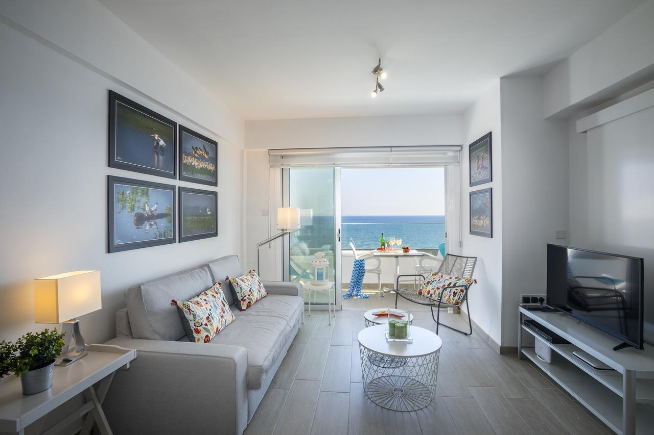 Apartment Mackenzie Zoe Seafront Larnaca