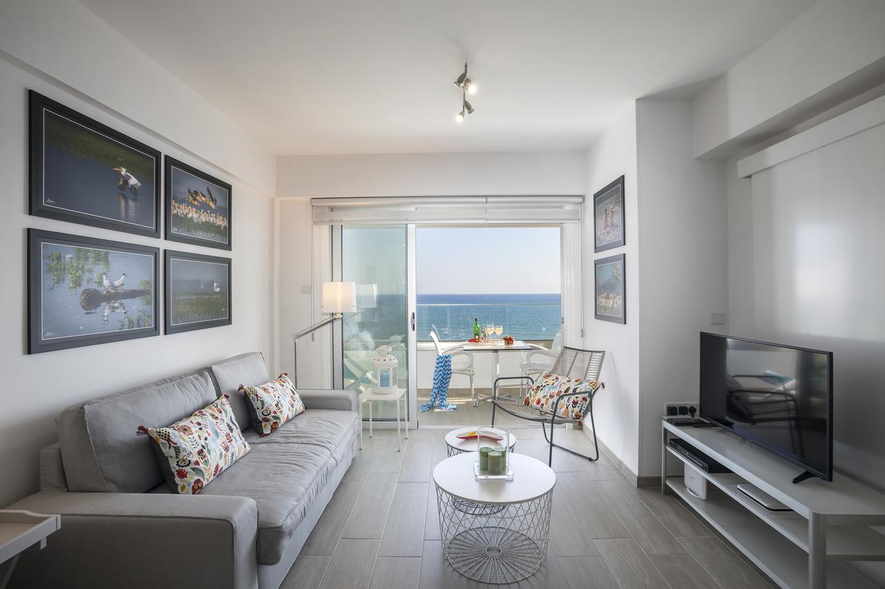 Apartment Mackenzie Zoe Seafront Larnaca