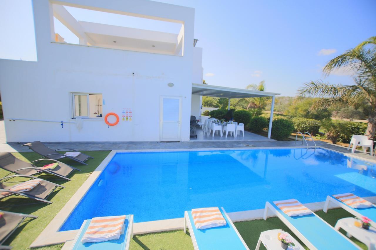 Villa Akefalou Bay *
