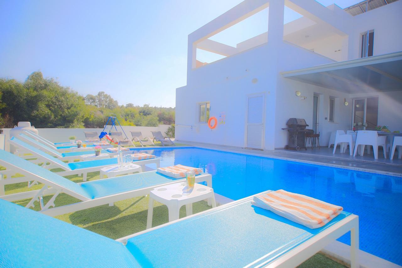 Villa Akefalou Bay *