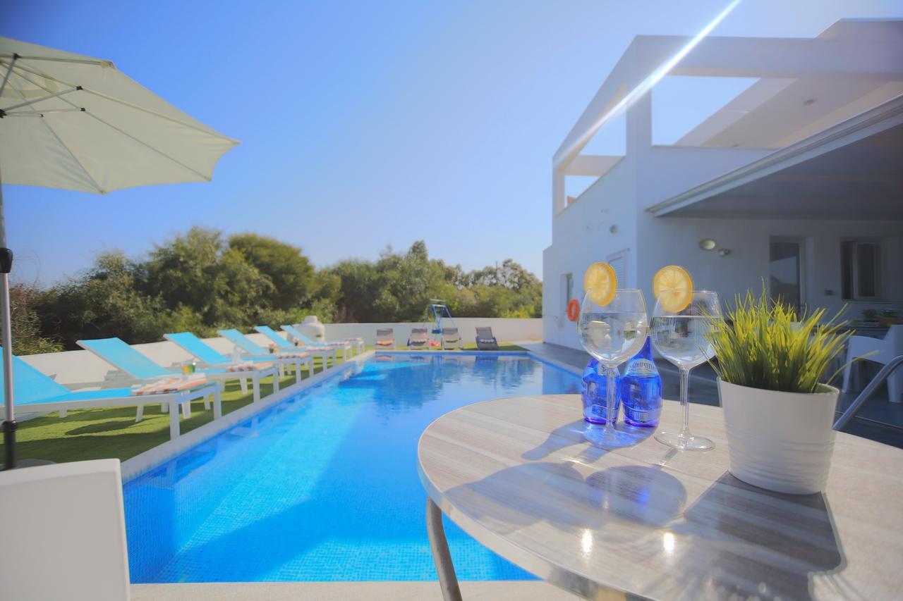 Akefalou Bay Villa *