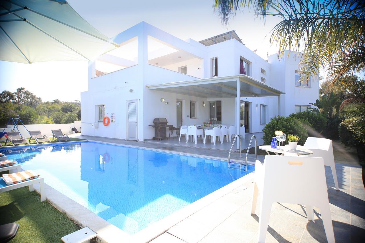 Akefalou Bay Villa