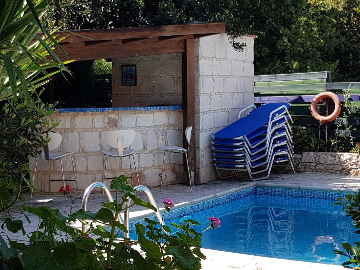 Avra Family Maisonettes Apartment Polis