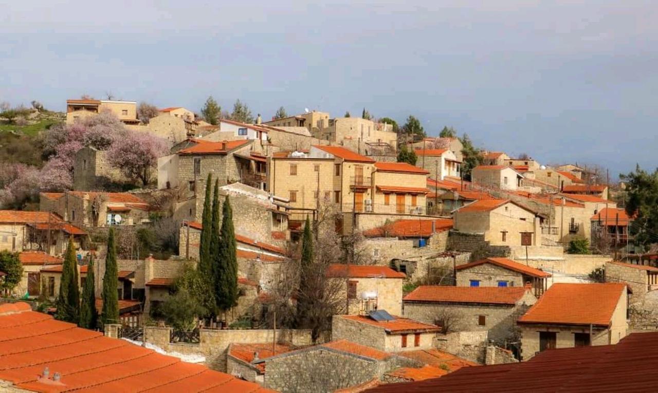Traditional Stone House * Lofou