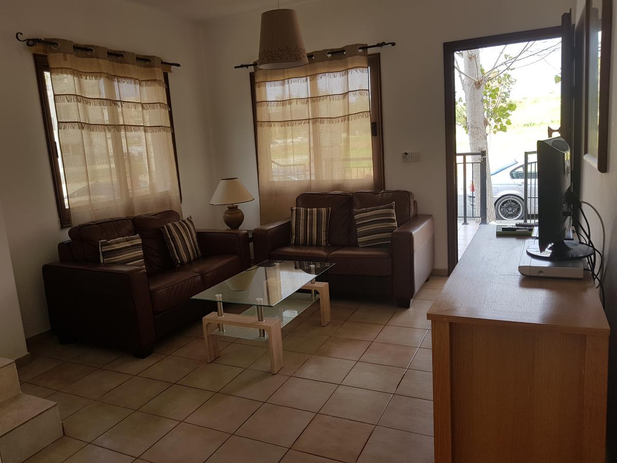 Avra Family Maisonettes Polis