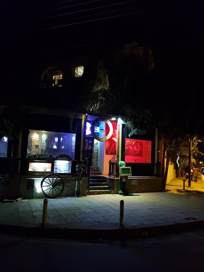 Mylos Court