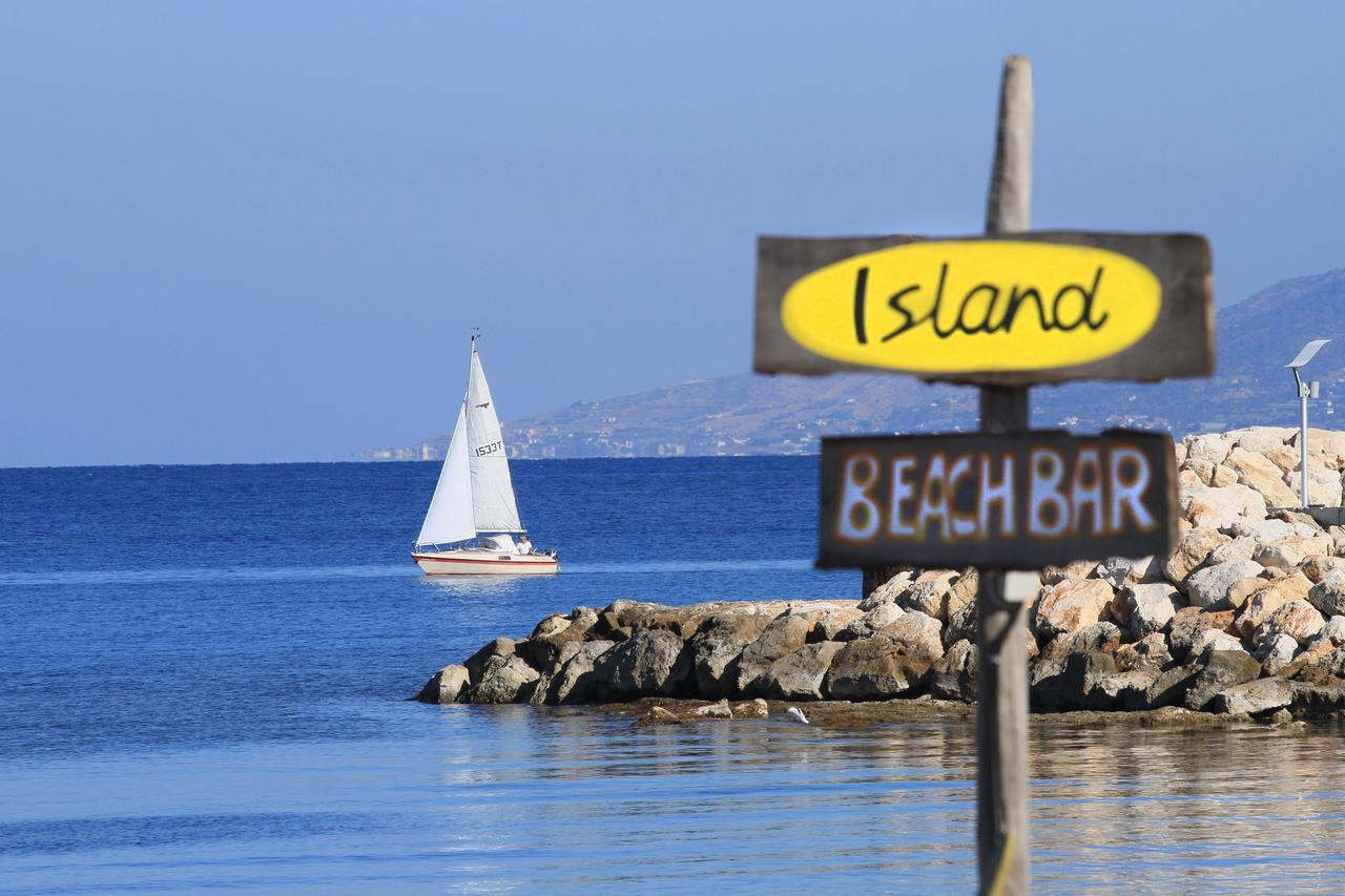 Universal * Paphos