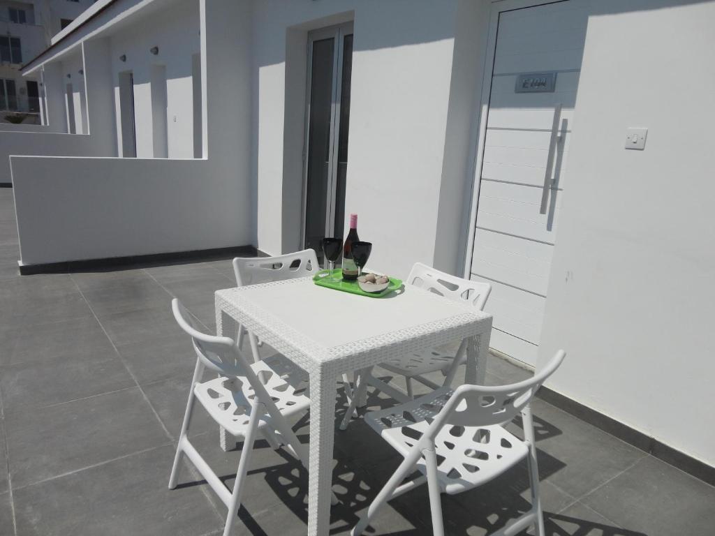 High View Gardens 4*
