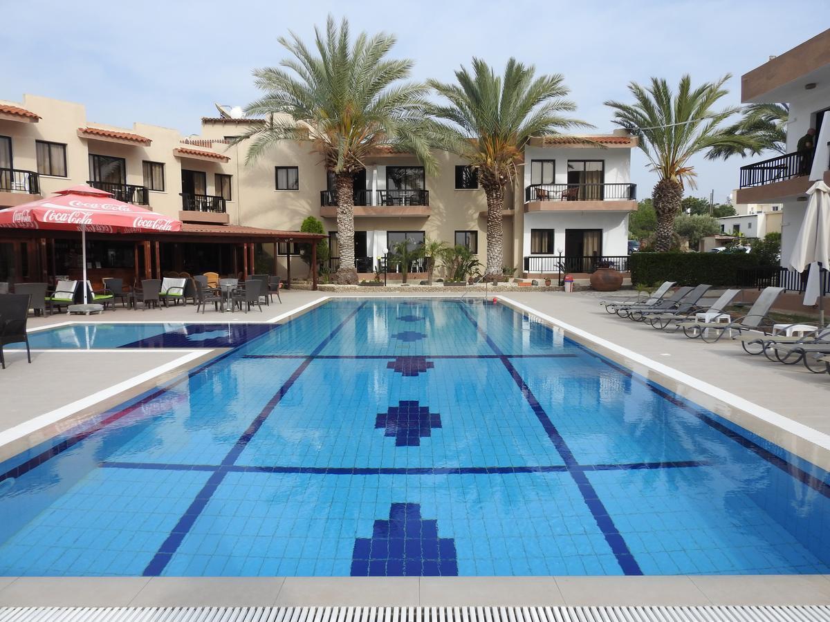Anna Aparthotel 3*