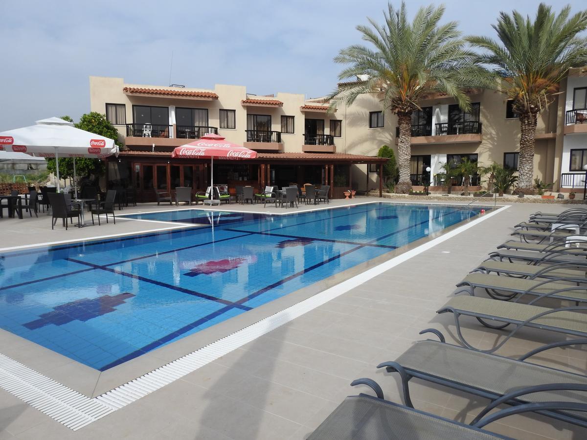 Anna Aparthotel 3*