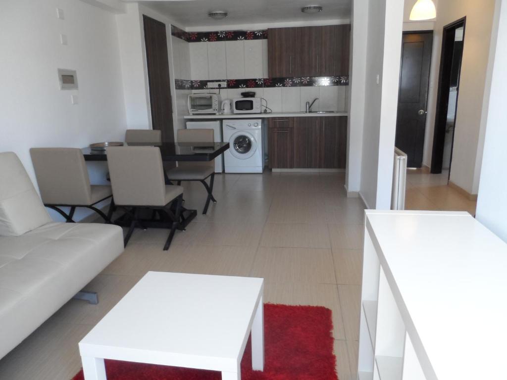 Aparthotel The Palms Limassol