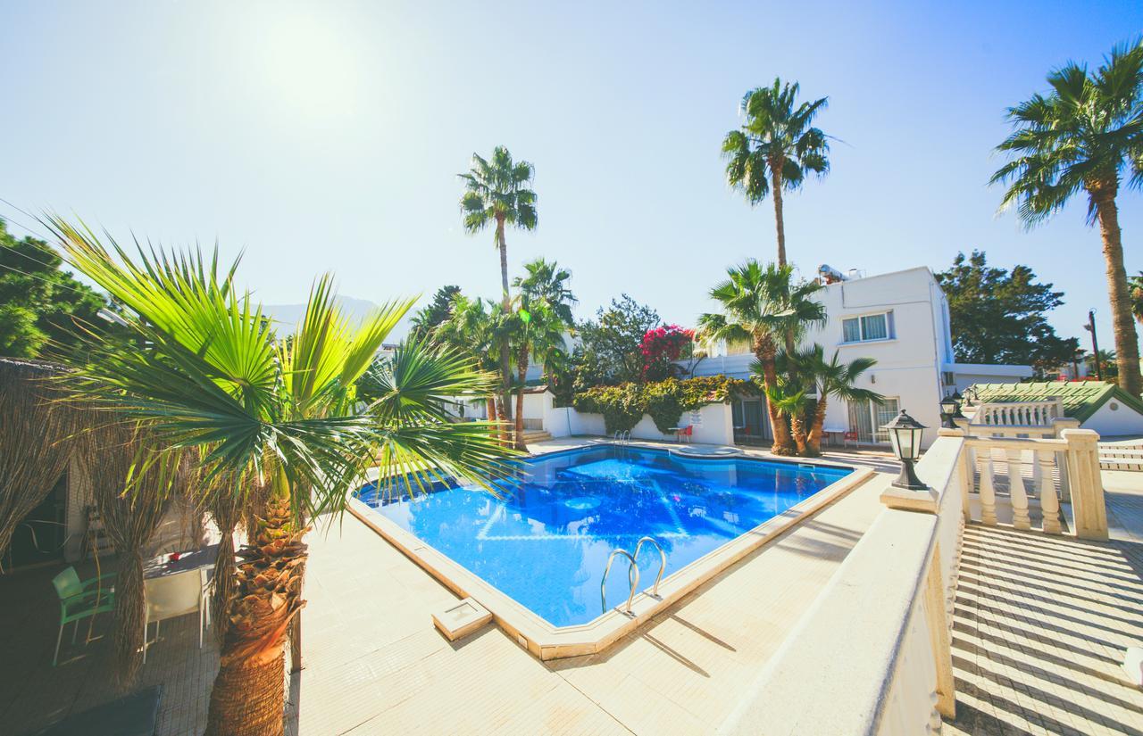 Pine Bay Boutique & Cakistes Restaurant Hotel Kyrenia (Northern Cyprus)