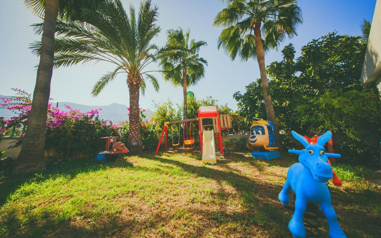 Pine Bay Boutique & Cakistes Restaurant Hotel