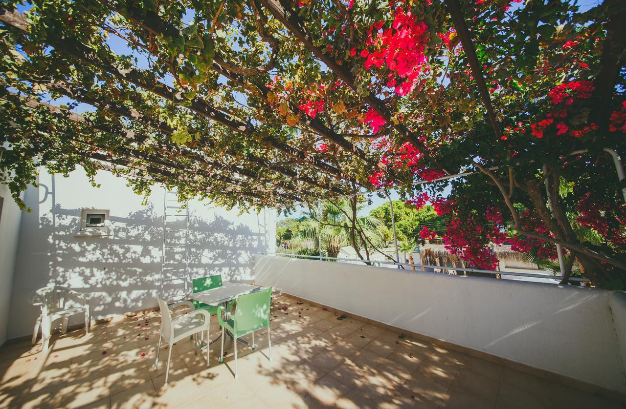 Pine Bay Boutique & Cakistes Restaurant Kyrenia (Northern Cyprus)