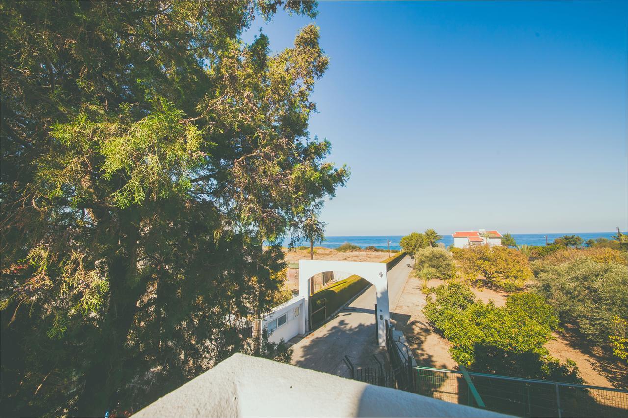 Pine Bay Boutique & Cakistes Restaurant