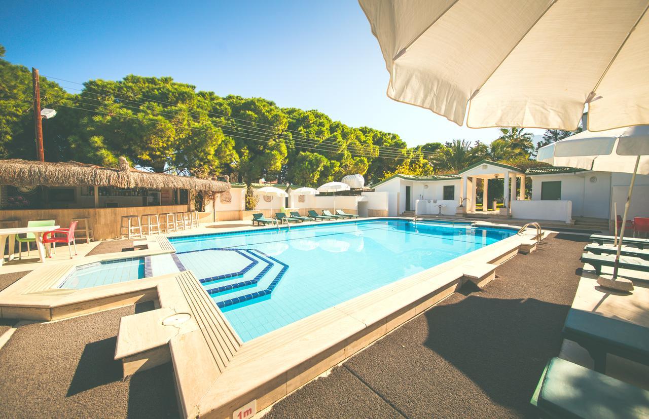 Pine Bay Boutique & Cakistes Restaurant 3*