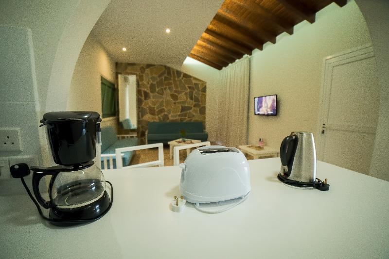 Aparthotel Myroandrou