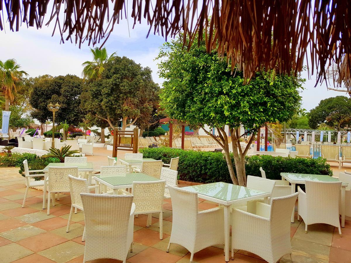 Merit Cyprus Gardens Seafront & Beach & Casino 4* Trikomo