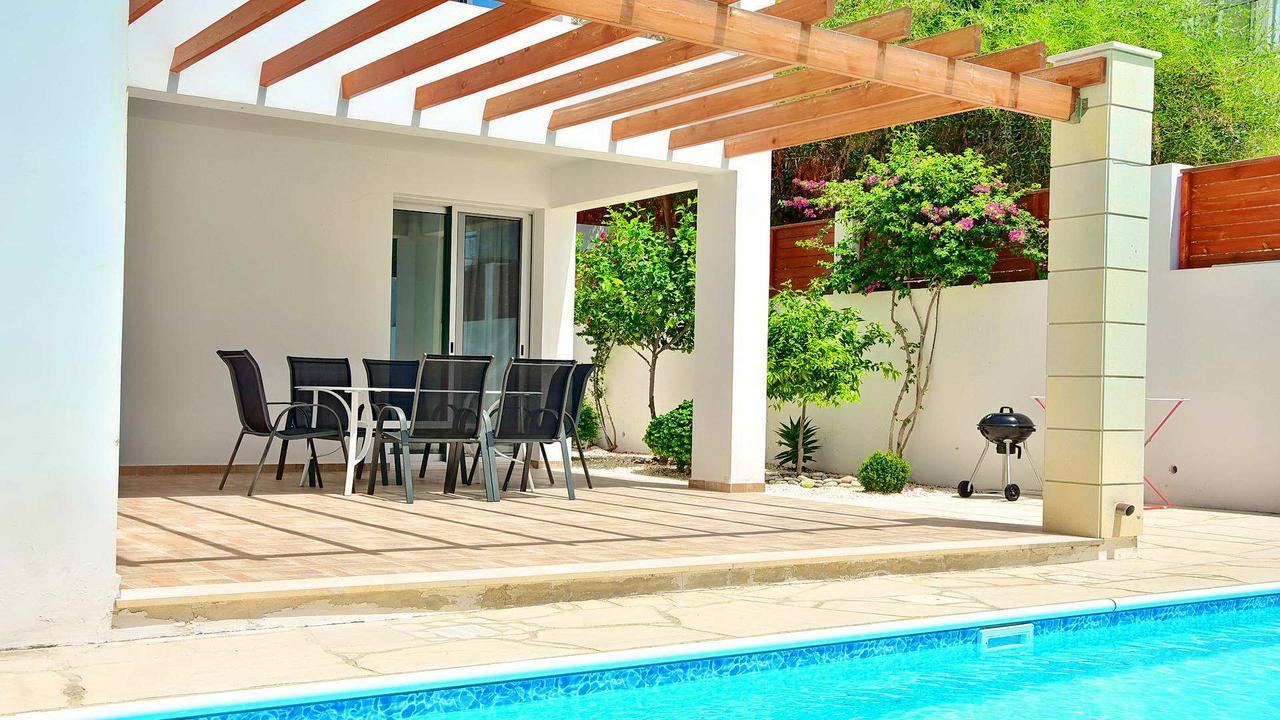 Ana * Coral Bay
