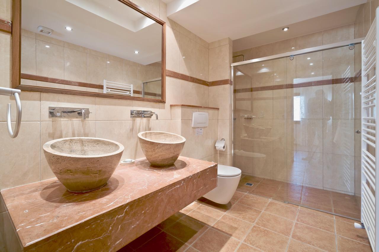 5 Bedroom Poseidon With Private Pool, Aphrodite Hills Villa *