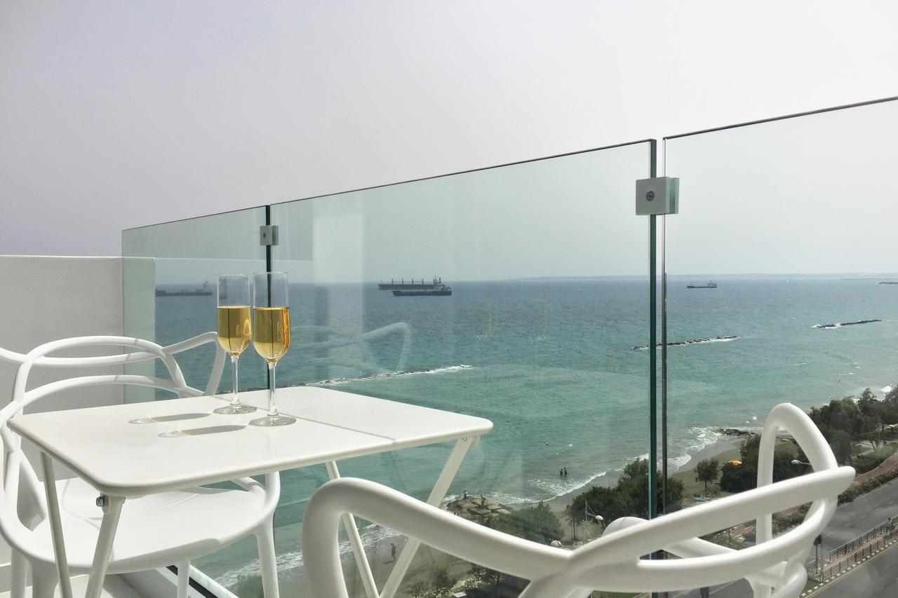 The White Pearl - Front Centre With Sea View. Apartment *