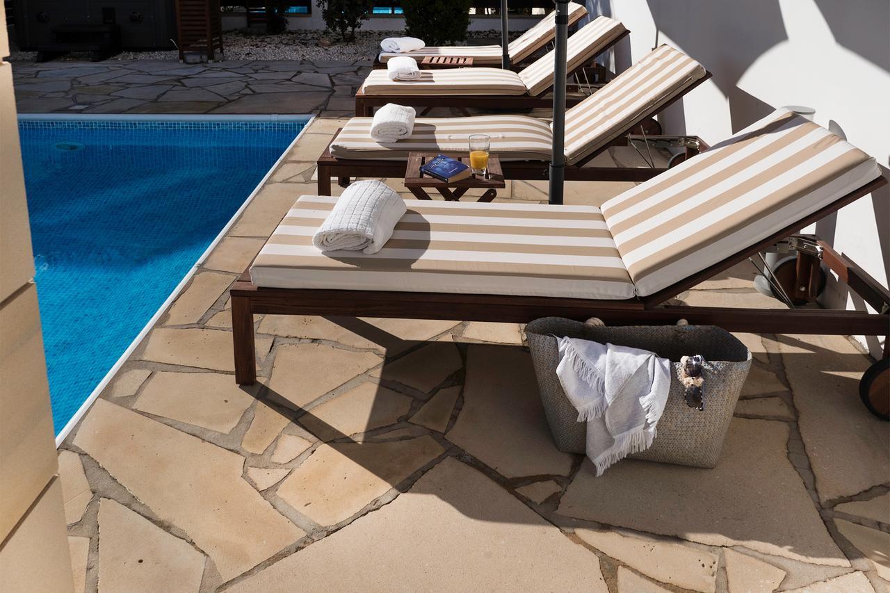 Anchora * Coral Bay