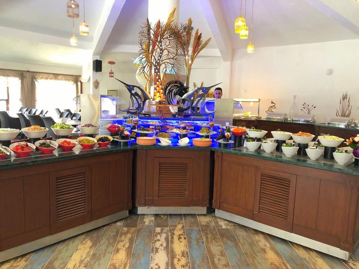 Merit Cyprus Gardens Seafront & Beach & Casino Trikomo