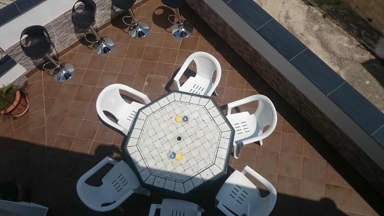 Stella Court Apartment *