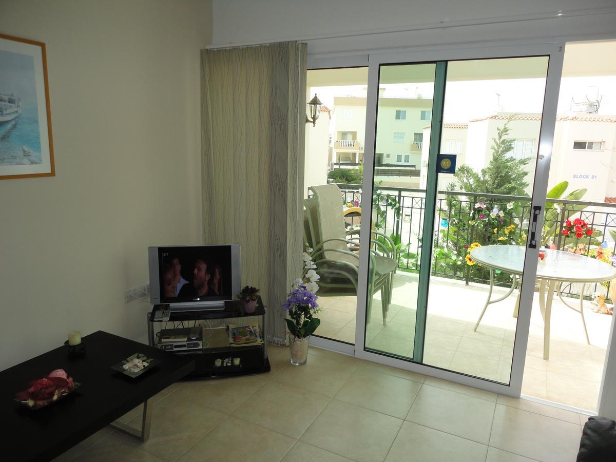 Apartment Yiasemi Court Apartments