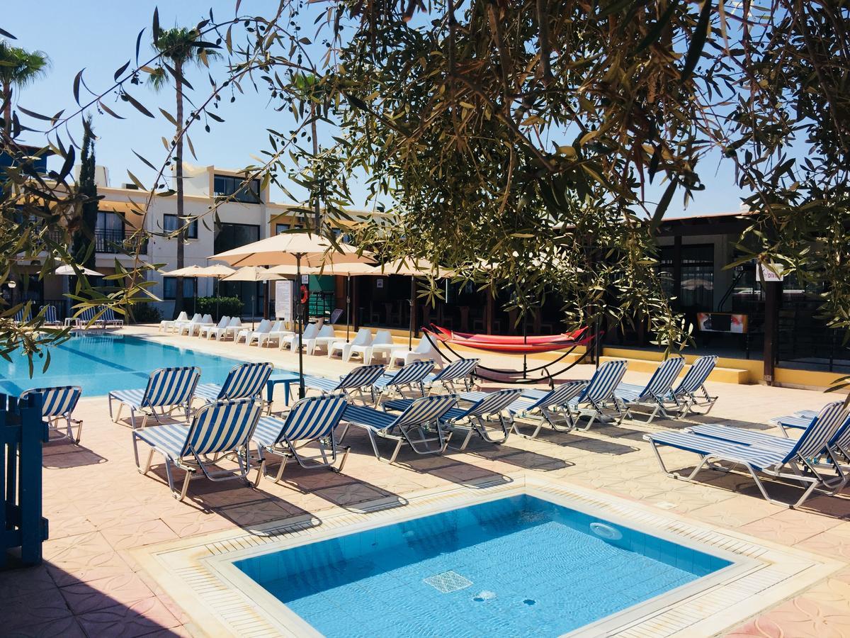 Aparthotel Carina 2*