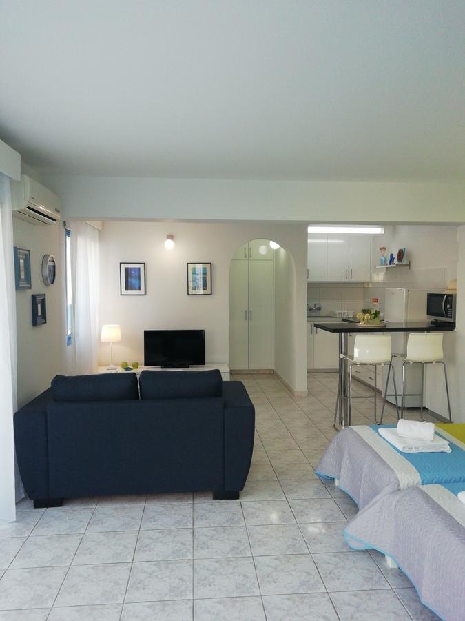 Ocean Blue Apartment *