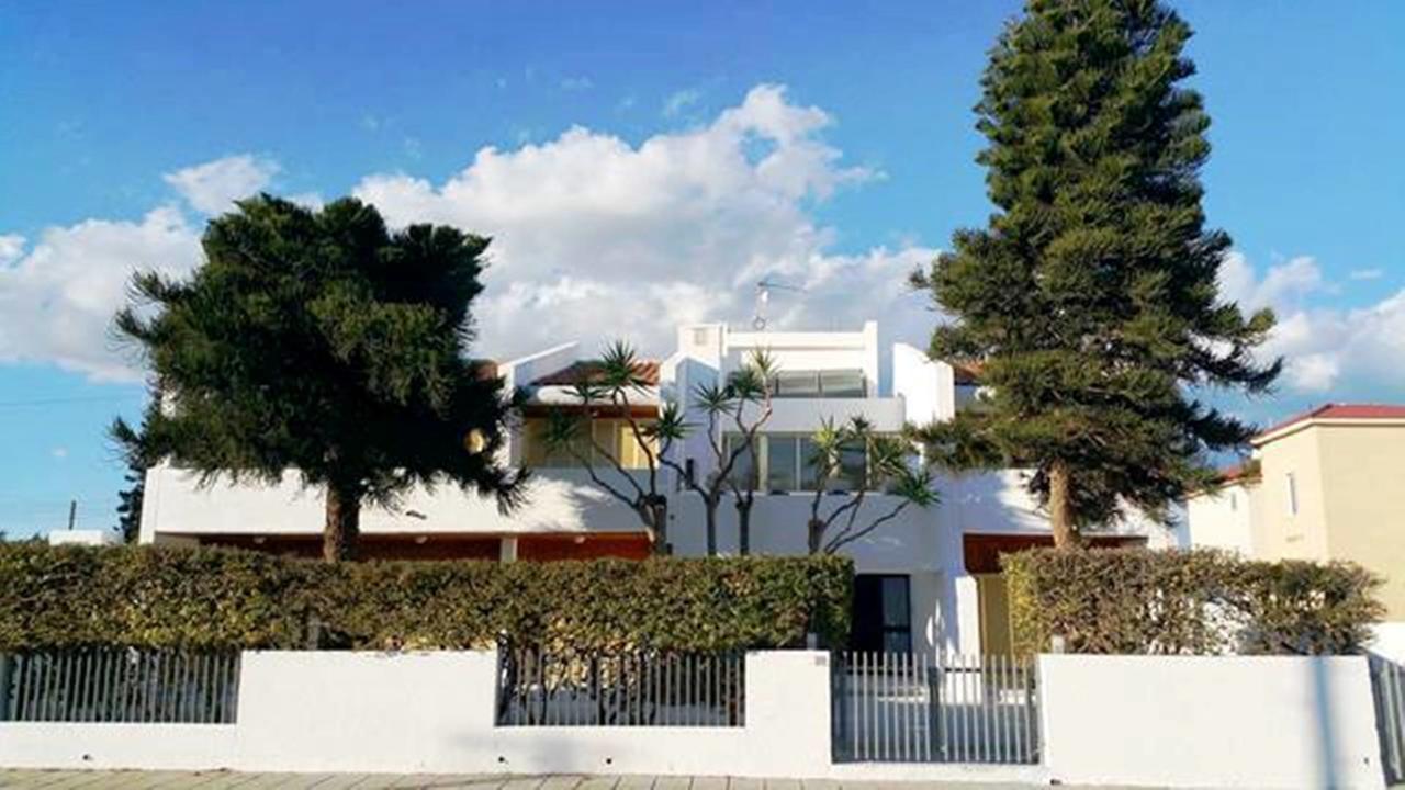 Napa Nissi Beach Villa *