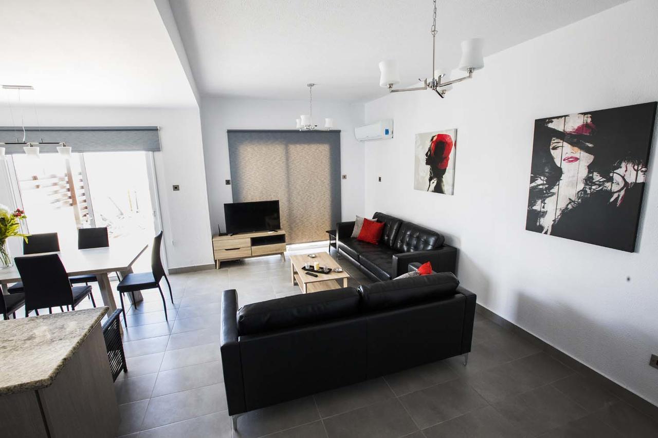 Diamond Townhouse 17 *