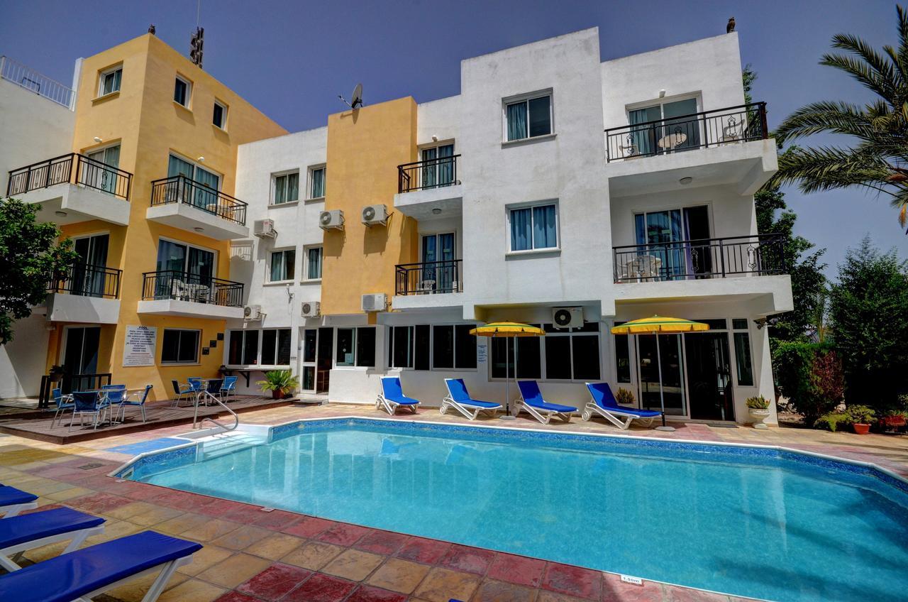 Aparthotel Renos 2*
