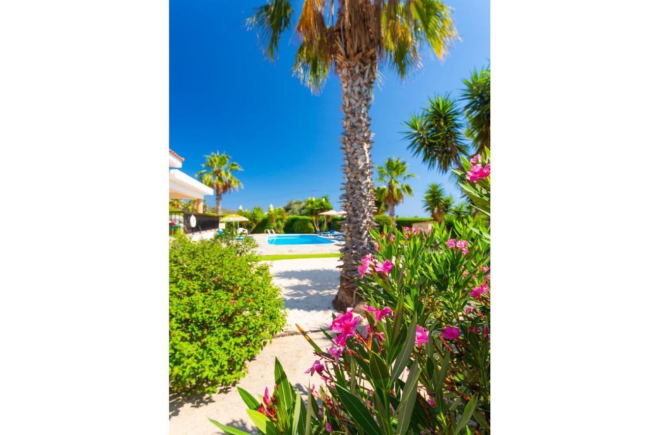 Villa Chrystalla Neo Chorio