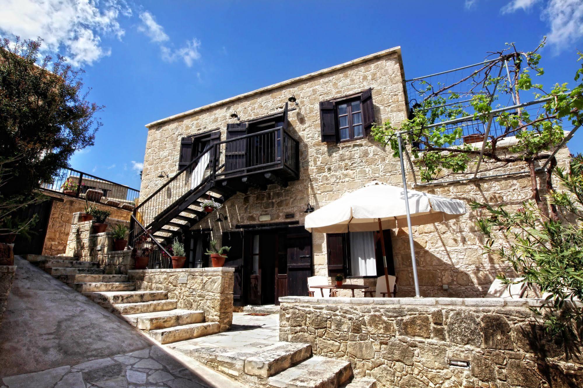 Leonidas Village Country house