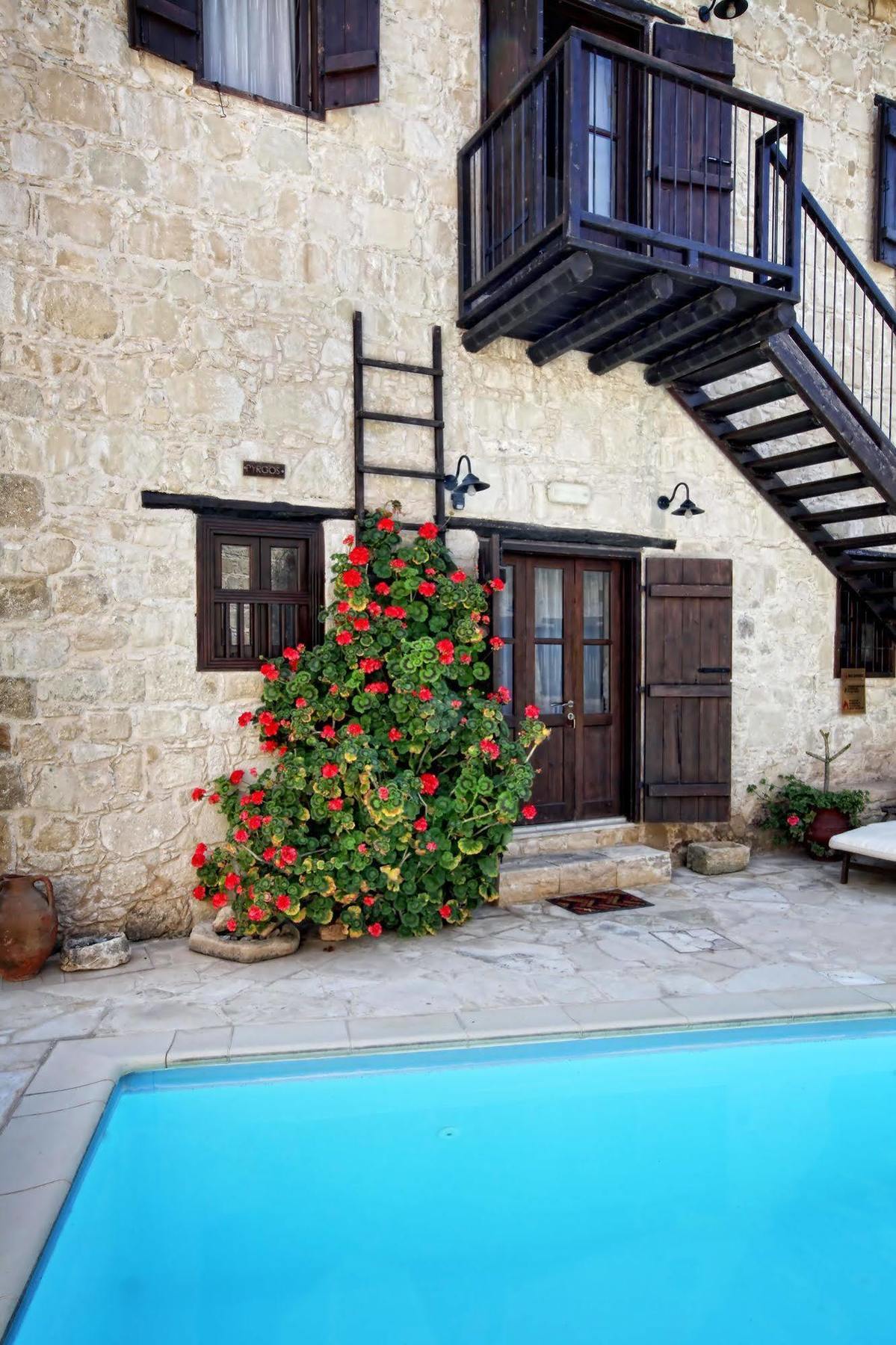 Leonidas Village * Goudhi