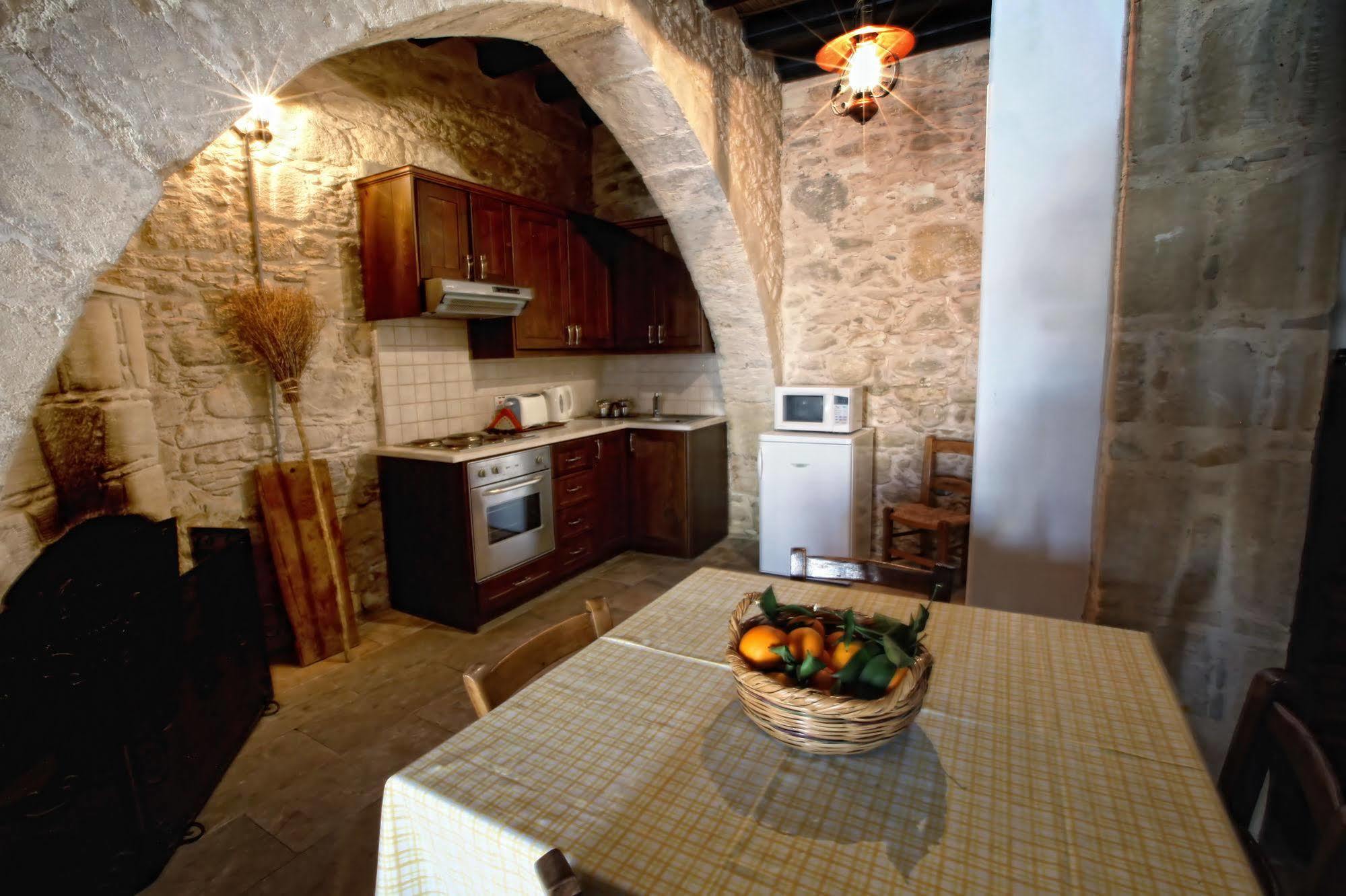 Country house Leonidas Village *