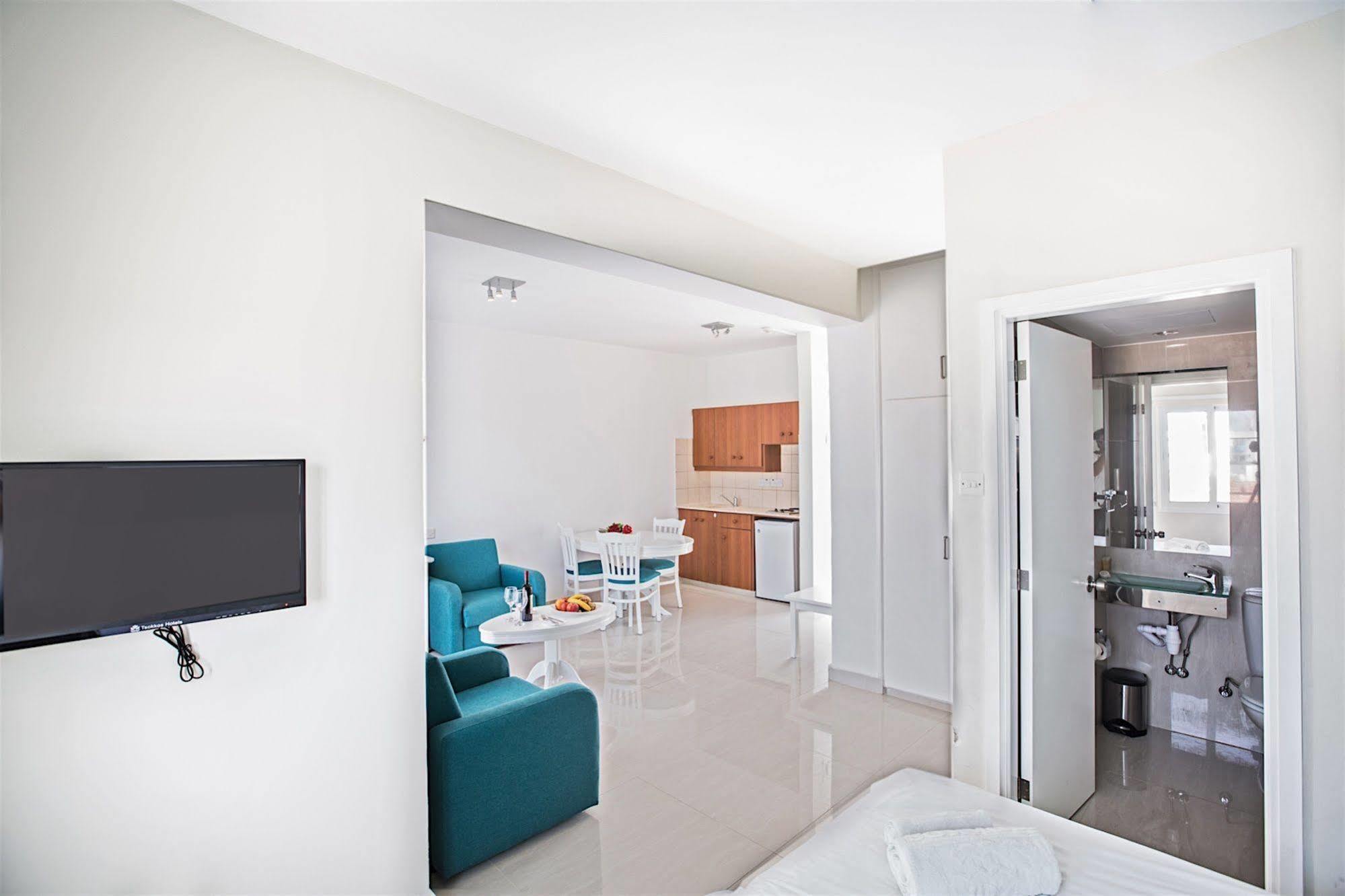 Polycarpia Hotel