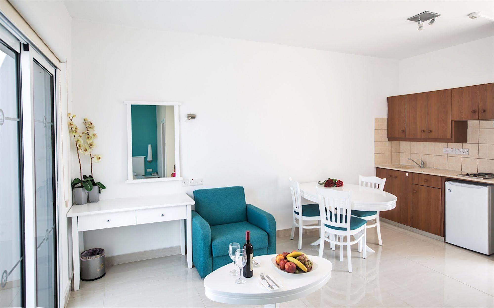 Hotel Polycarpia 3*