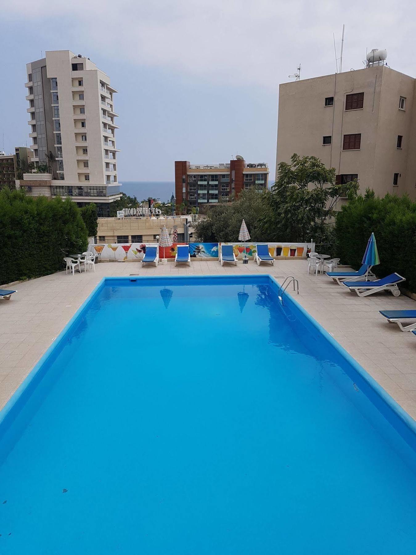 Aparthotel Polyxeni Limassol