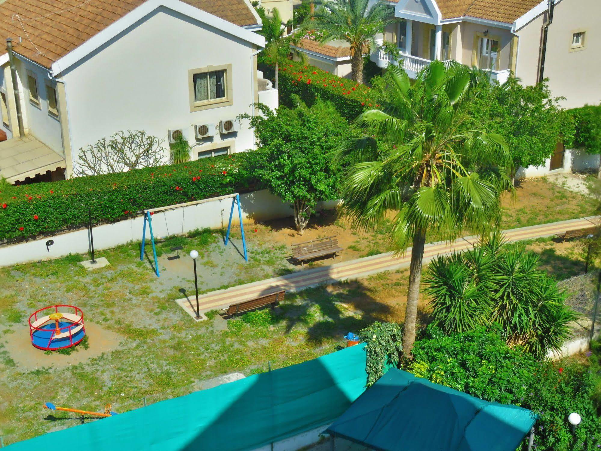 Aparthotel Polyxeni Limassol